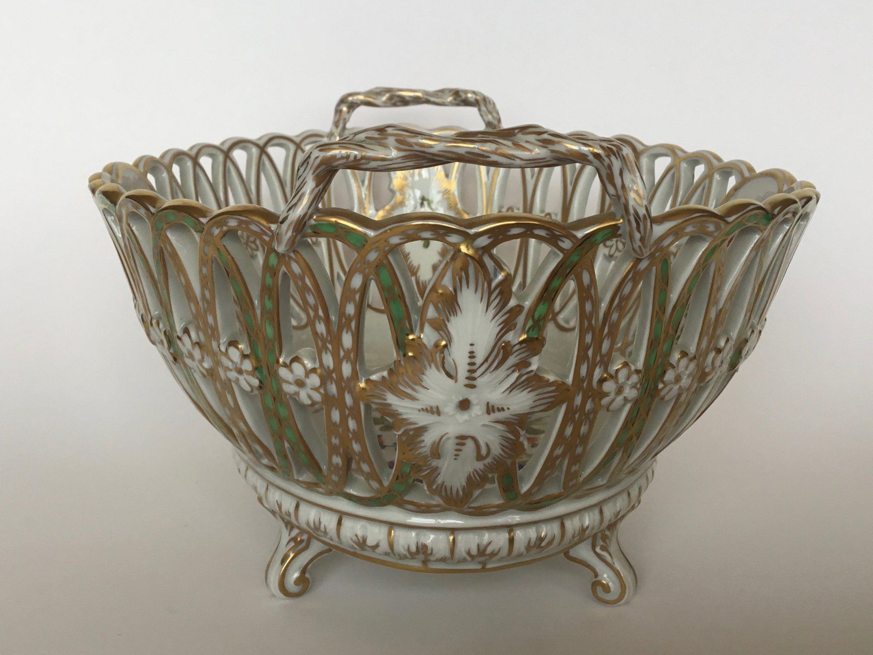 Schalen: DRESDEN - Schale Blumenmotiv, Gold – Neu (gemäss Beschreibung) aus Basel von ekaeufer 2