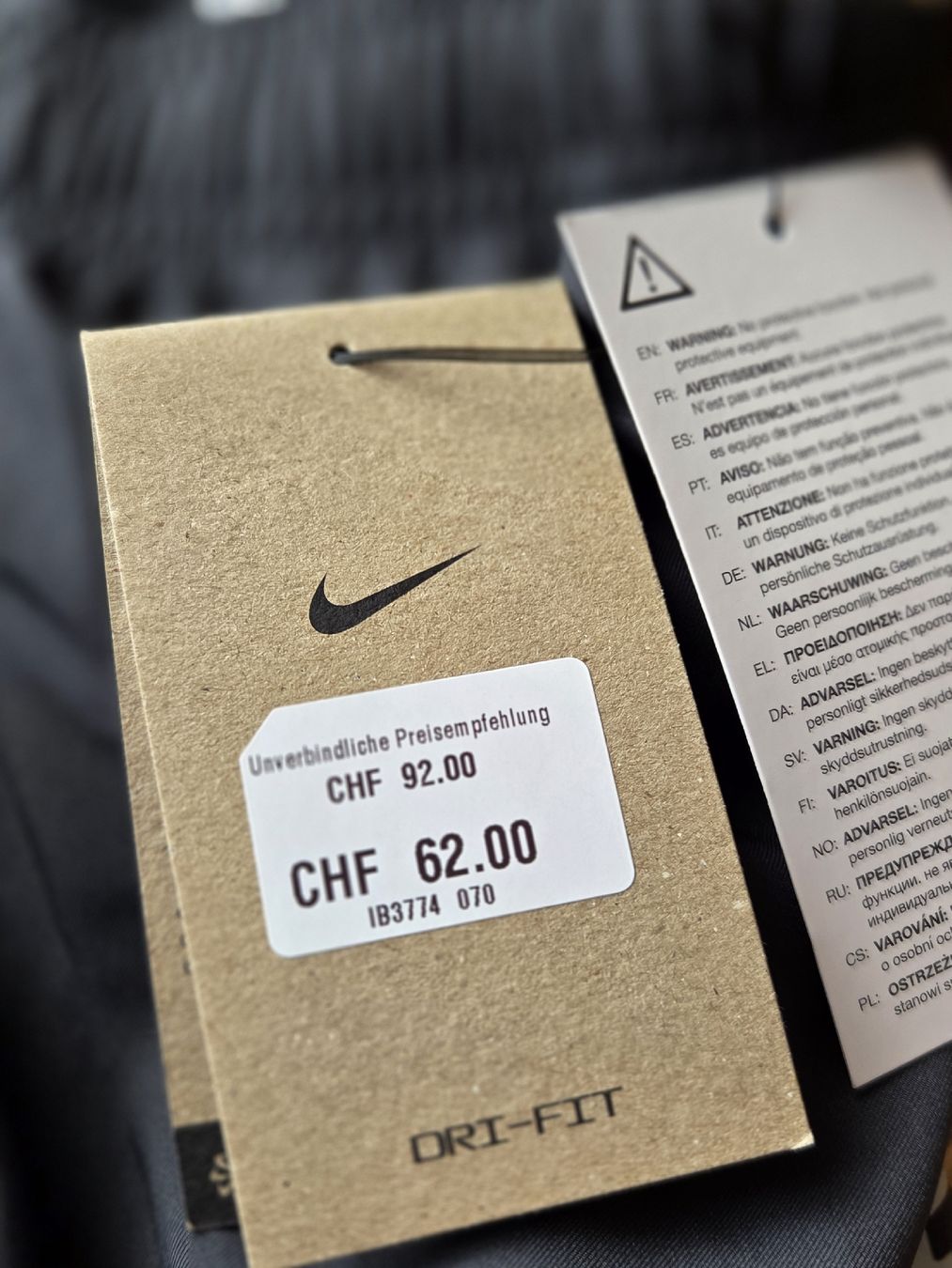 Nike Pantaloni: Sporthose, Hose, Nike – Nuovo e nell'imballaggio originale da Wiesendangen venduto da Sinhuk 4