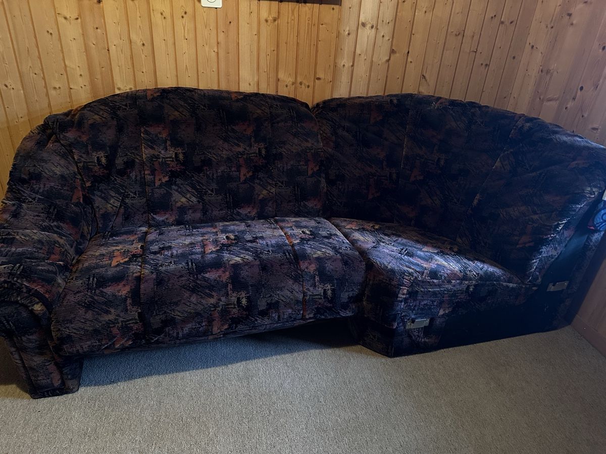 Divani: Gemütliche Wohnlandschaft Ecksofa Sofa Velours Stoff dunkel – Usato da Schötz venduto da Hapazi 1