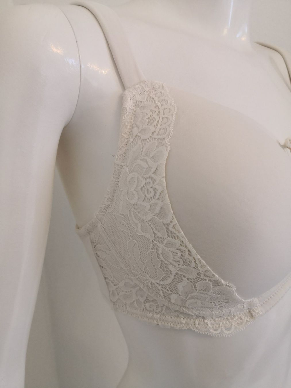 Altra biancheria intima: 🤩3 STK: AMOENA BH'S ECRU & WEISS – Usato da Olten venduto da Naja-Twins-Twins 2