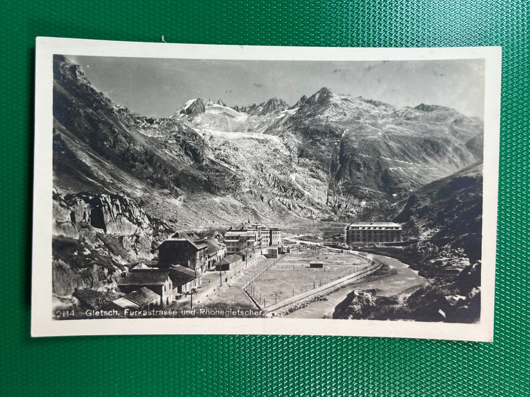 Cartoline postali: Gletsch, Furkastrasse und Rhonegletscher – Usato da Steg VS venduto da _vinci_