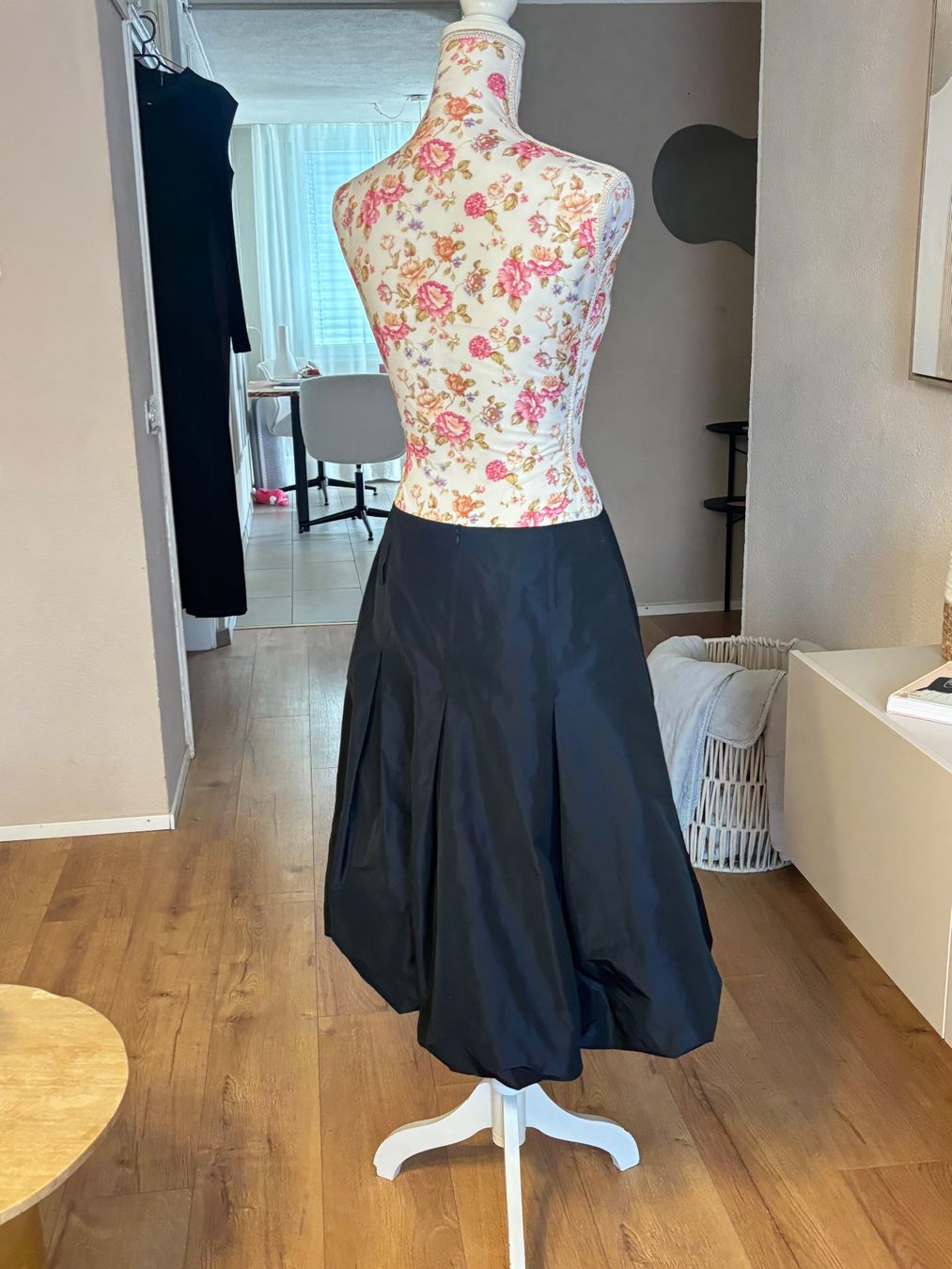 Max Mara Gonne: Max Mara Weekend Ballon Rock Seide – Usato da St. Margrethen SG venduto da dijanaO 3