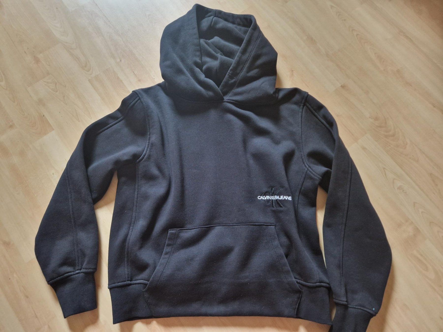 Calvin Klein Pullover & Sweatshirts: Calvin Klein Jeans Hoodie, S – Gebraucht aus Obergösgen von js9_h6hp