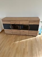 Schönes Sideboard mit viel Stauraum und in guten Zustand