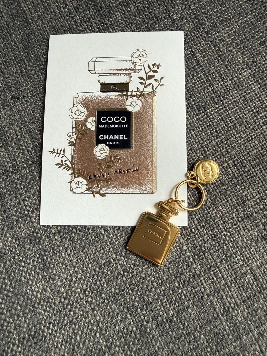 Chanel Ciondoli: Chanel Bottle Charm – Nuovo (secondo la descrizione) da Luzern venduto da sas_r89l