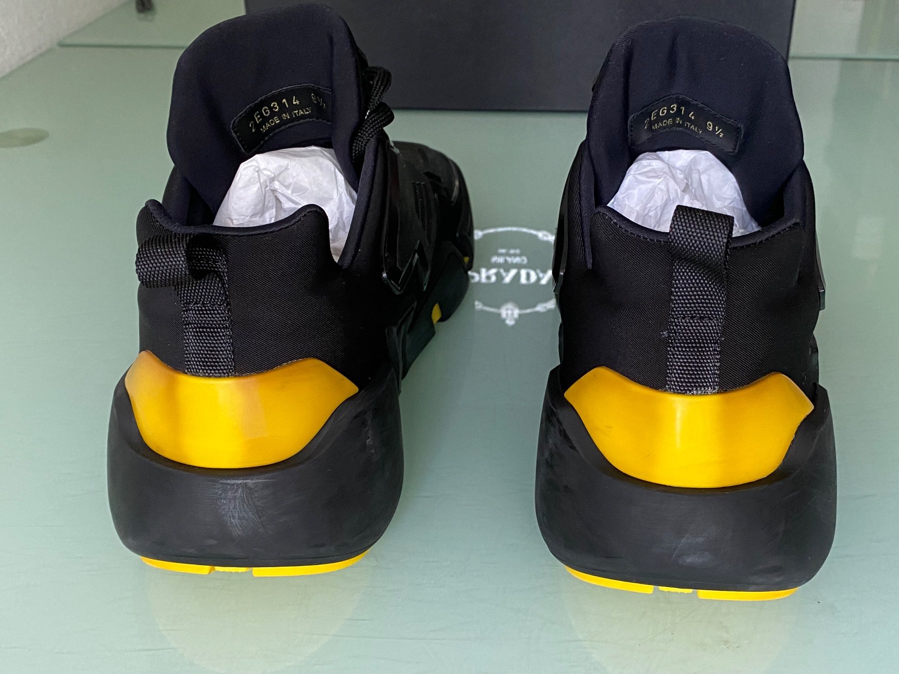 Prada Herrenschuhe: PRADA Techno Stretch Gummi Leder Low Top Sneakers 43.5 – Gebraucht aus Kreuzlingen von kruezbiz 7
