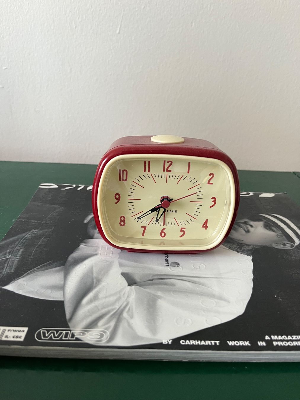 Wecker: Schöner RetroWecker in rot-creme – Gebraucht aus Zürich von eliaslionel 3