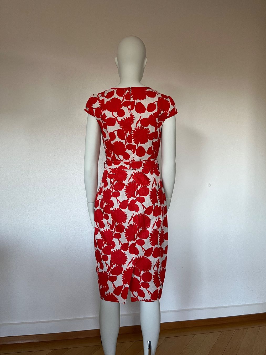 Hobbs Vestiti: Hobbs rot-geblümtes Leinenkleid Gr 36 – Usato da Zürich venduto da bea_s5tq 1