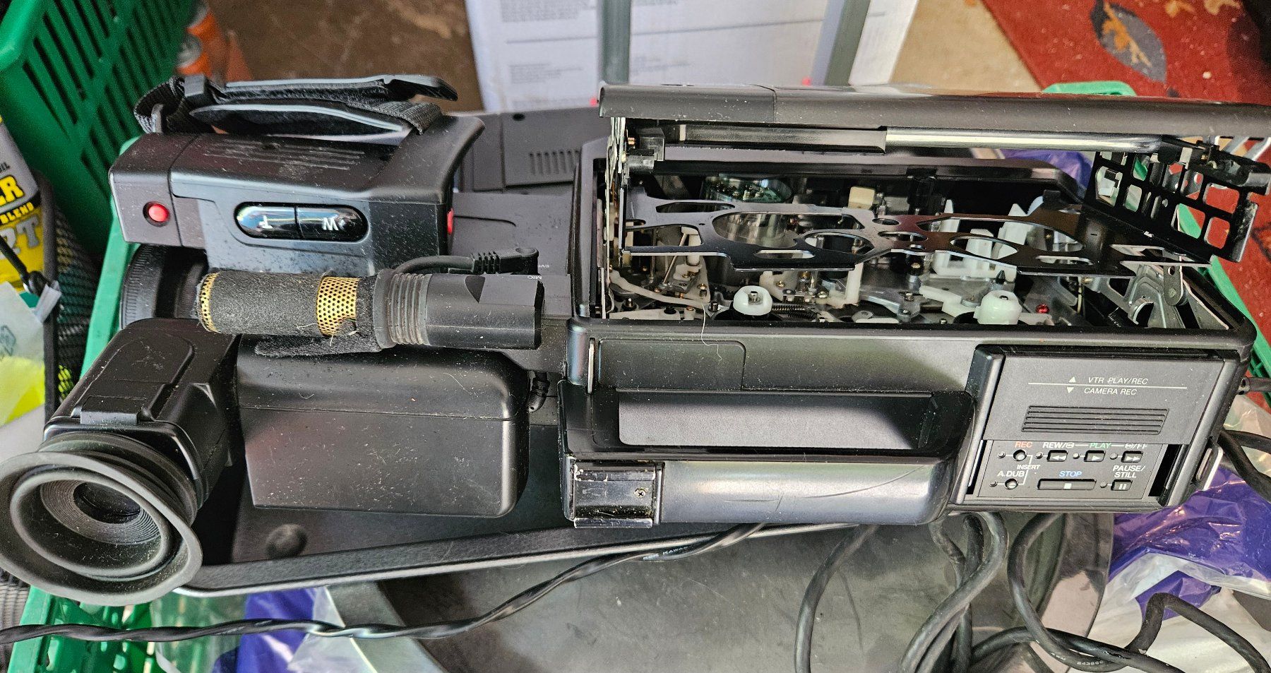 Panasonic Videocamere: Panasonic M7 VHS Video Camera Vintage – Difettoso da Bern venduto da Airwin 2