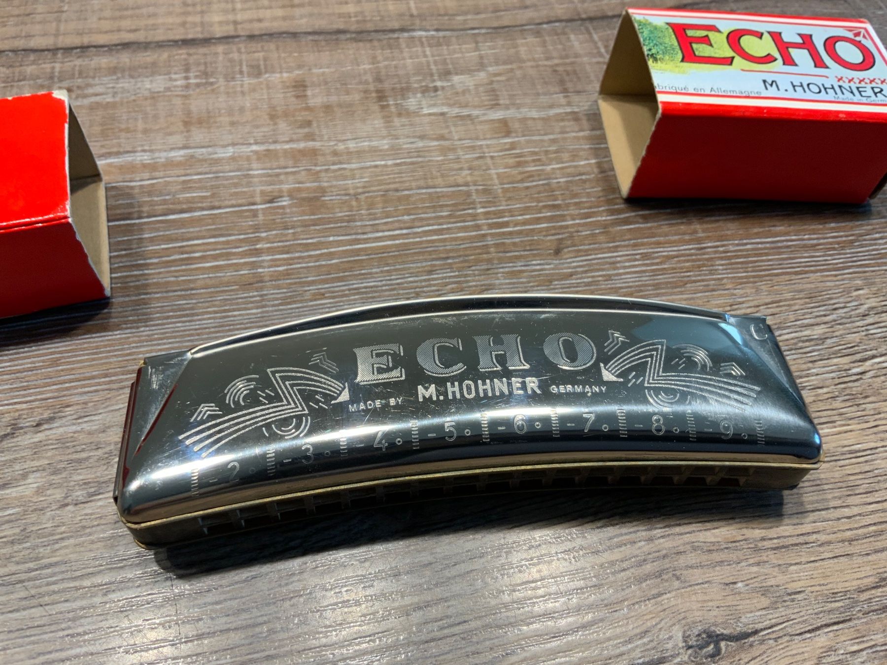 Hohner Strumenti musicali: M. Hohner Echo Mundharmonika, Vintage mit Originalverpack... – Usato da Willisau venduto da Minali 1