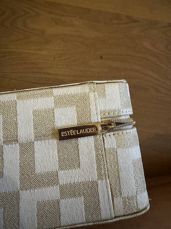 Estée Lauder Custodie per cosmetici: Estee Lauder Box / Necessaire neu! – Usato da Volketswil venduto da Jan.17 2
