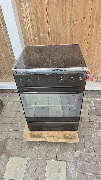 Cuisinières: Electrolux Einbaubackofen mit Glaskeramikkochfeld 60 cm – D'occasion à Zeihen par isabel.pfister