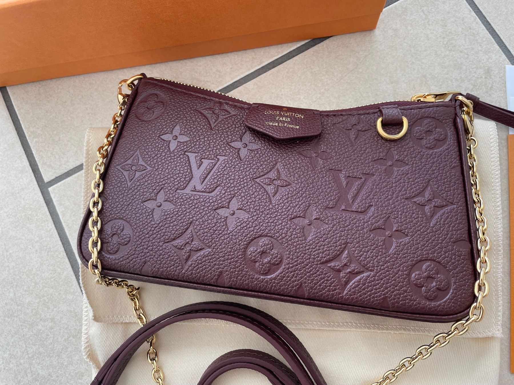 Louis Vuitton Borse da donna: LV Easy Pouch On Strap – Nuovo e nell'imballaggio originale da Baar venduto da Chrila3 1