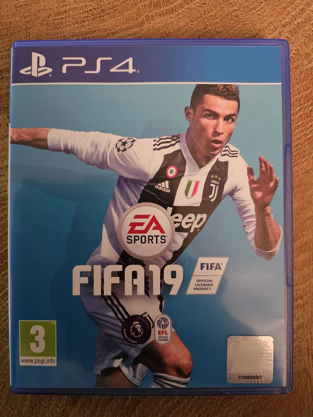 Giochi: FIFA19 für PS4/PS5 – Usato da Schwerzenbach venduto da SOMM1