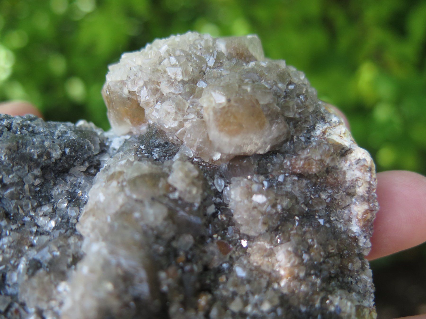 Mineralien & Heilsteine: rötlicher Calcit von Sauerland ca. 261 gr. – Gebraucht aus Schaffhausen von Yamakana51L8736OQ8 2