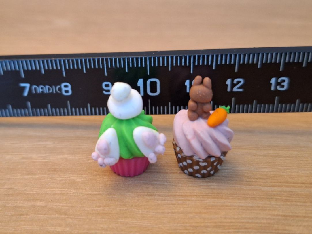 Case e mobili per bambole: Handmade Hasen Muffin – Nuovo (secondo la descrizione) da Zürich venduto da HandmadeTinyFood 1