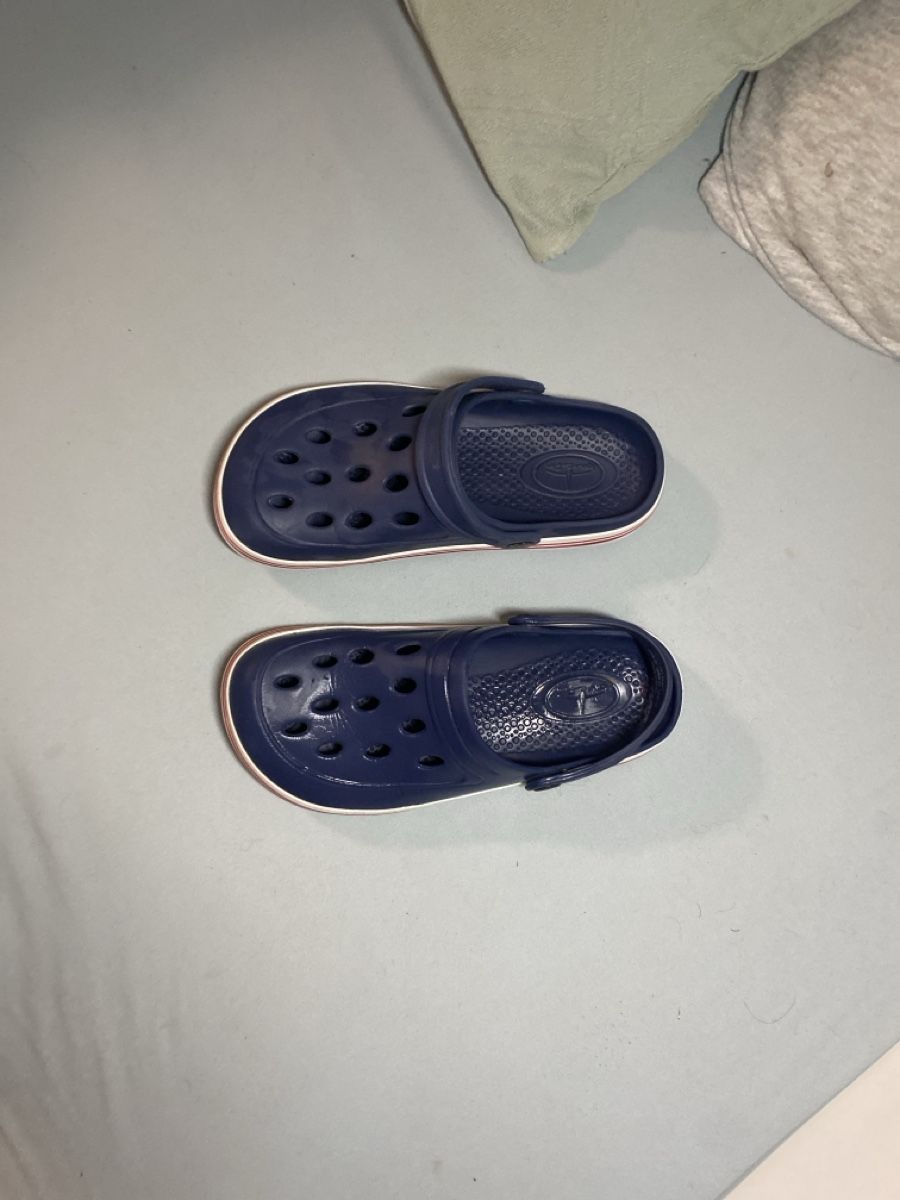 Crocs Chaussures hommes: Claquettes Blue Fin – D'occasion à Onex par dramirezch 1