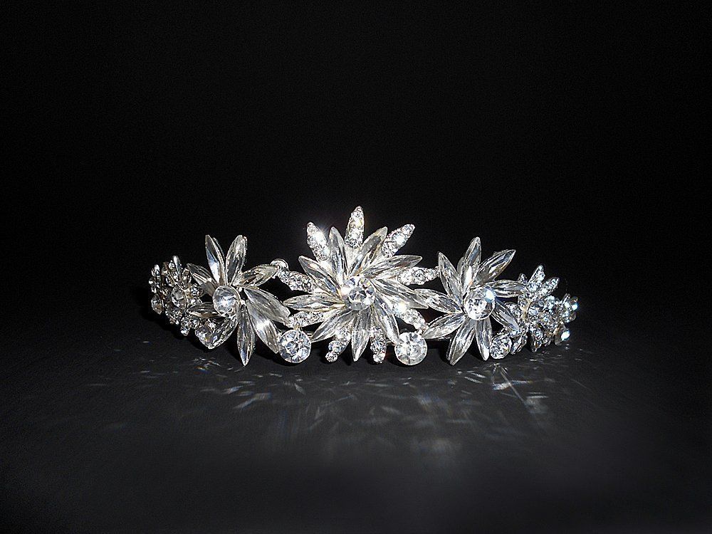 Accessori per capelli: Diadem "Krystal Flowers" – Nuovo e nell'imballaggio originale da Ostermundigen venduto da LorisHome