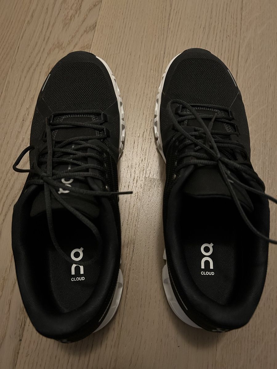 Scarpe da uomo: On Cloud 6 Freizeitschuh Schwarz Gr. 44 - Top Zustand! – Usato da Langenthal venduto da Andreas_4900 1