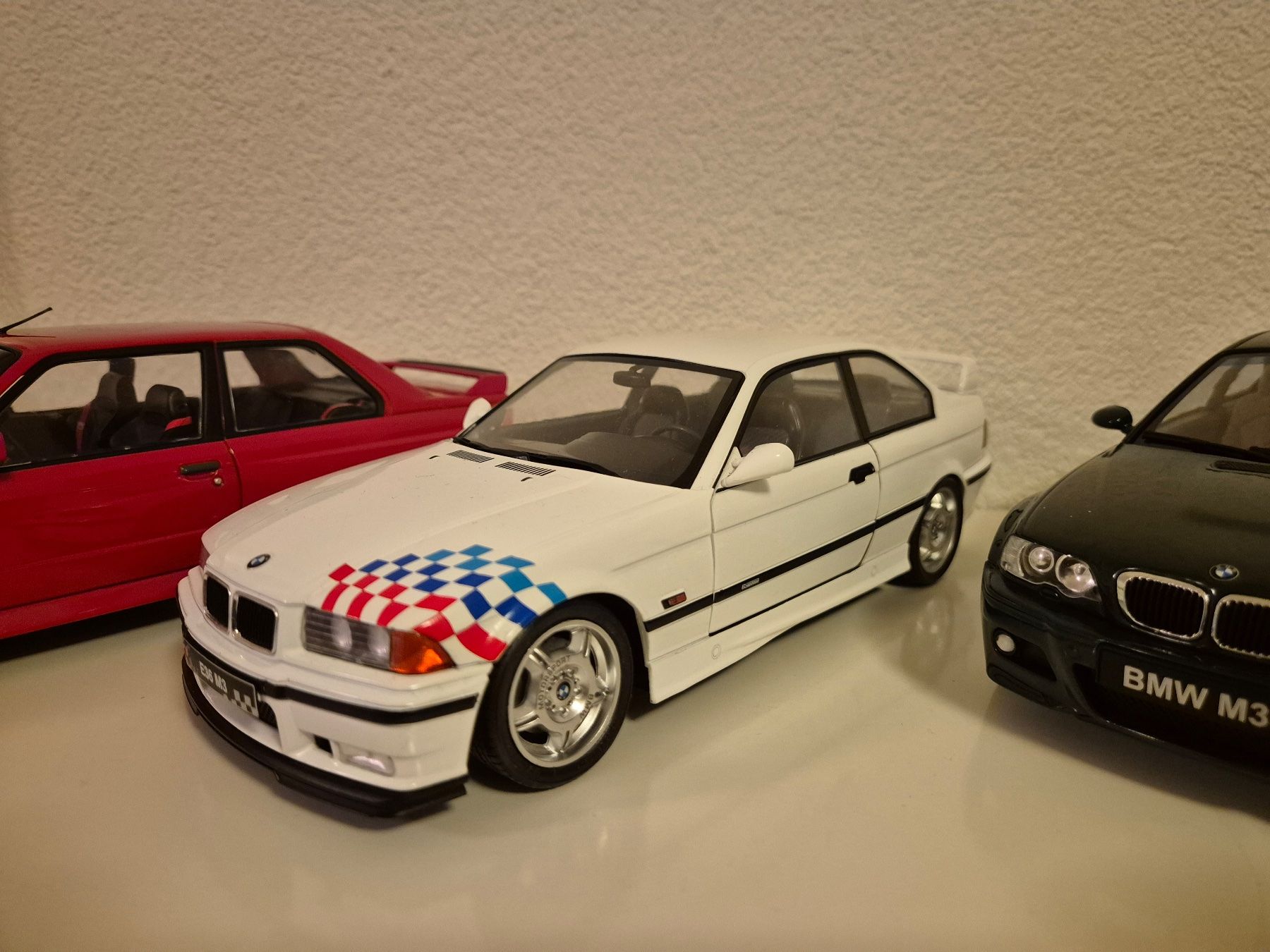BMW Modellini d'auto: BMW M3 Set in 1/18 E30, E36, E46 alle von Solido – Usato da Bremgarten AG venduto da Beever 4