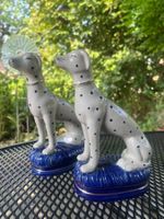 Zwei Dalmatiner Porzellanfiguren