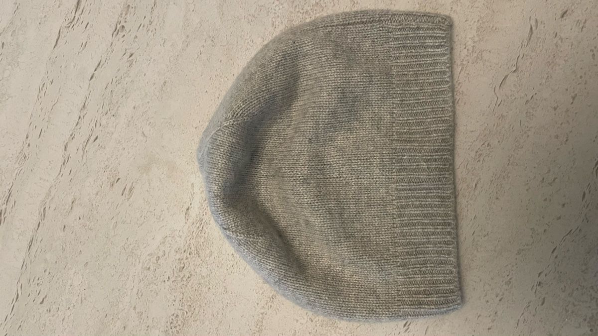 Hüte, Mützen & Caps: NEUF bonnet en cachemire  – Neu (gemäss Beschreibung) aus Satigny von Pauline_1987