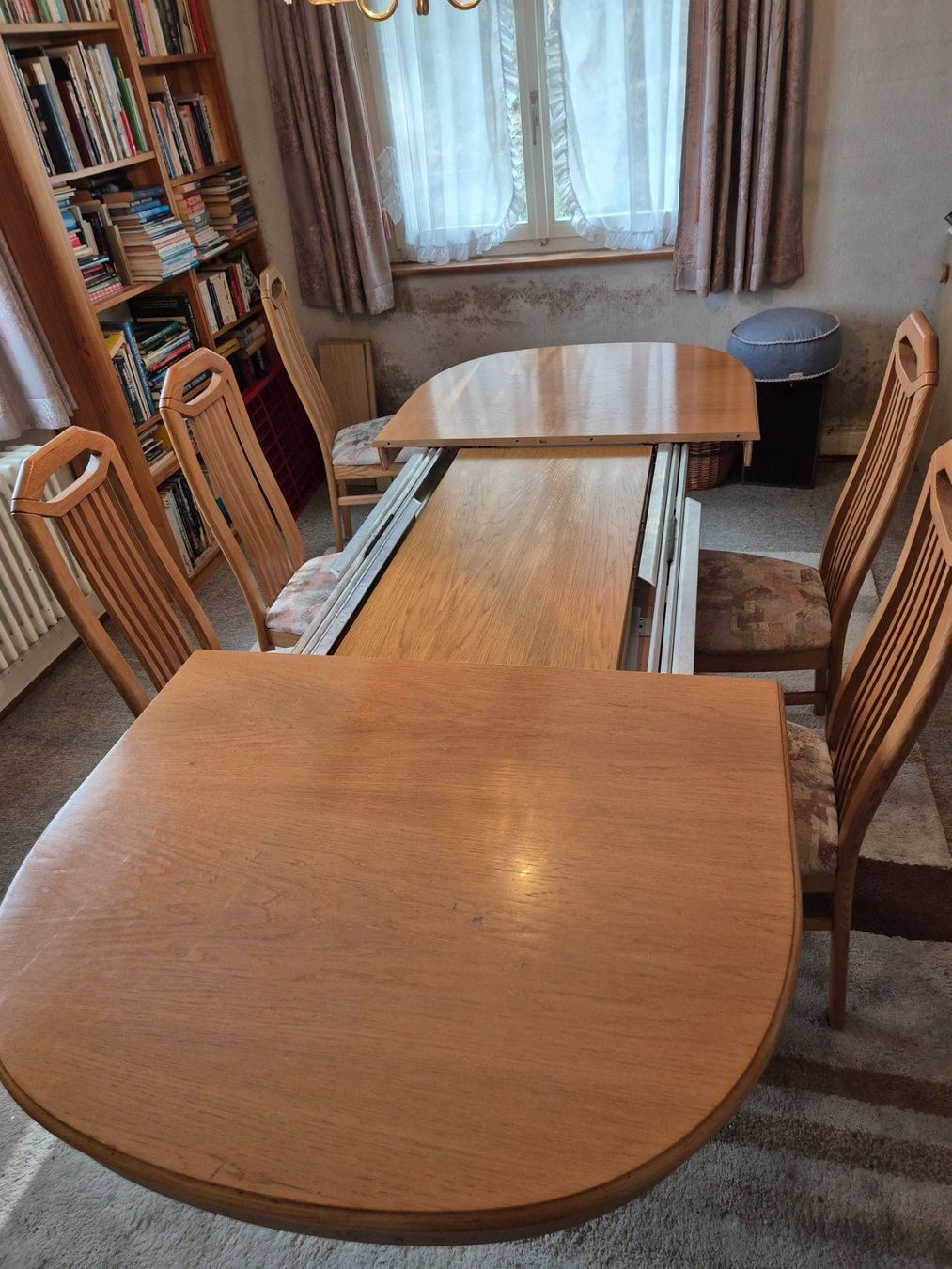 Set di tavolo e panche: Hellbrauner Holztisch, sehr massiv, 100 x 200cm, ausziehbar – Usato da Winterthur venduto da flo8404 1