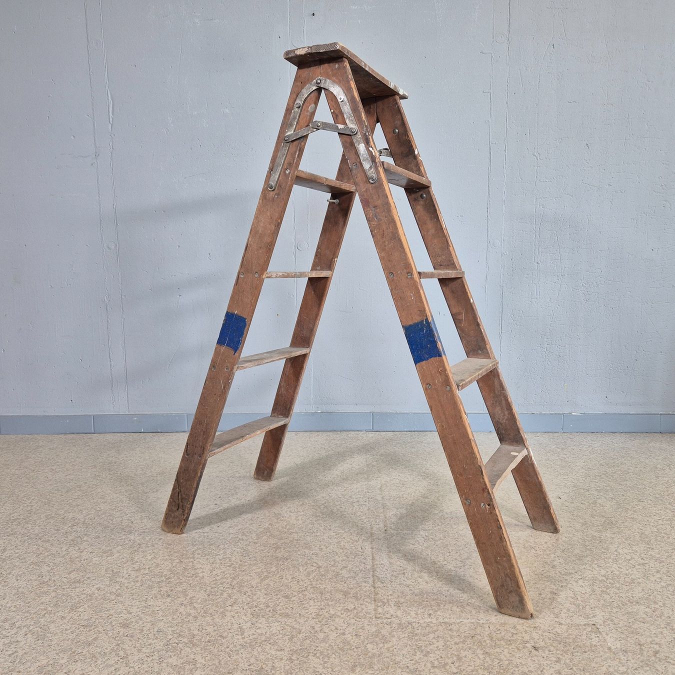 Scale: Bockleiter 5 Stufen Holzleiter Malerleiter Leiter – Usato da Nottwil venduto da Wondewa-Shop 8