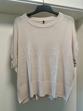 Pull beige manches courtes, idéal pour la mi-saison!