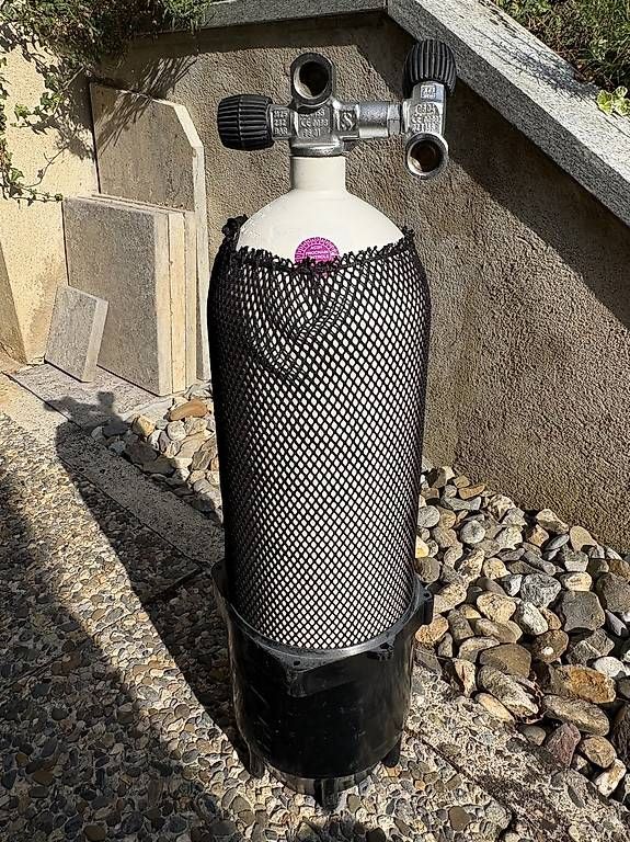 Bombole da sub: Bouteille de Plongée - SCUBAPRO - 10L - révisée 06/26 – Usato da Ollon VD venduto da Pberber