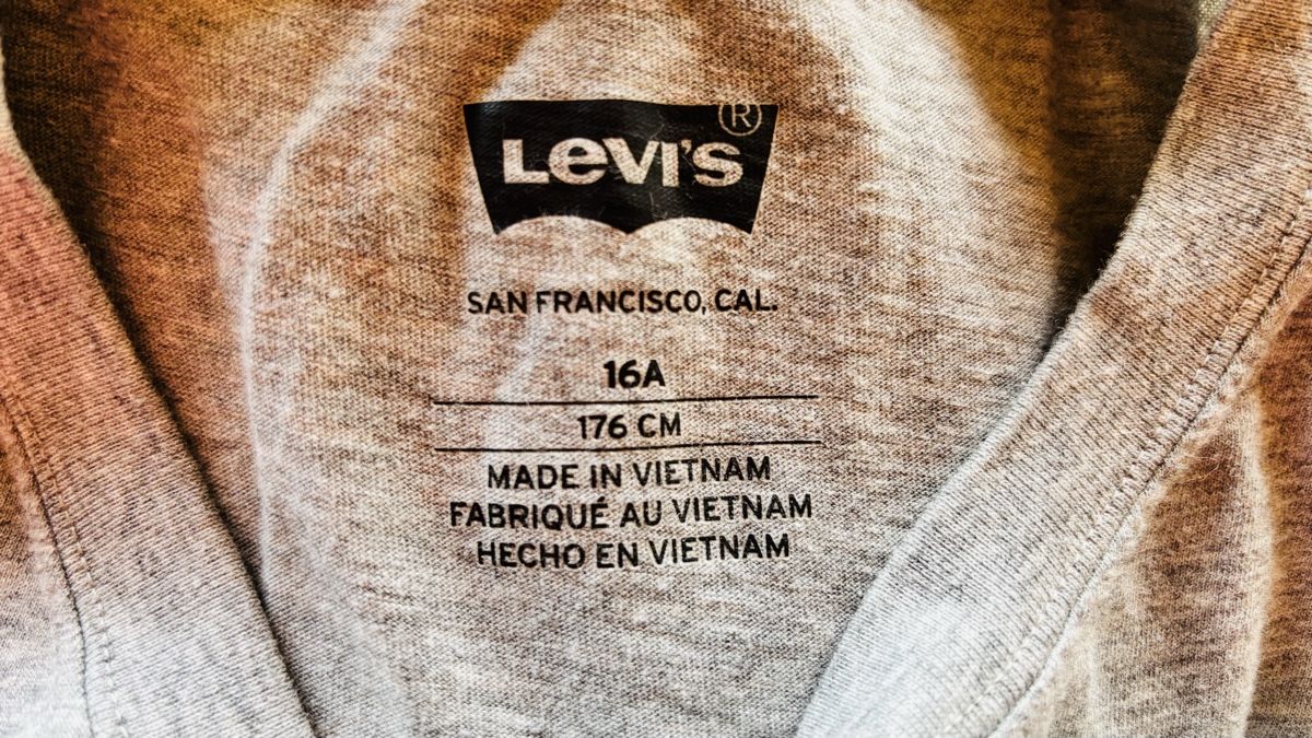 Levi's Camicie, T-shirt & Polo: T-shirt Levi's gris chiné – Usato da Pomy venduto da Pomnath 1