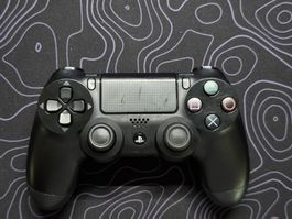 PS4 Controller
