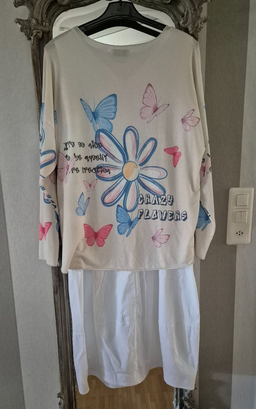 Pulls & Sweat-shirts: Zwillingsherz Pullover OS mit Blumen & Schmetterlingen – Neuf (Voir description) à Tagelswangen par GABGABFI 1