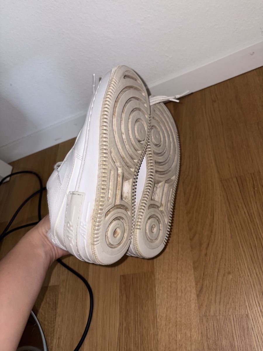Nike Chaussures femmes: Nike Air Force – D'occasion à Spiez par deborahsarahhh 2