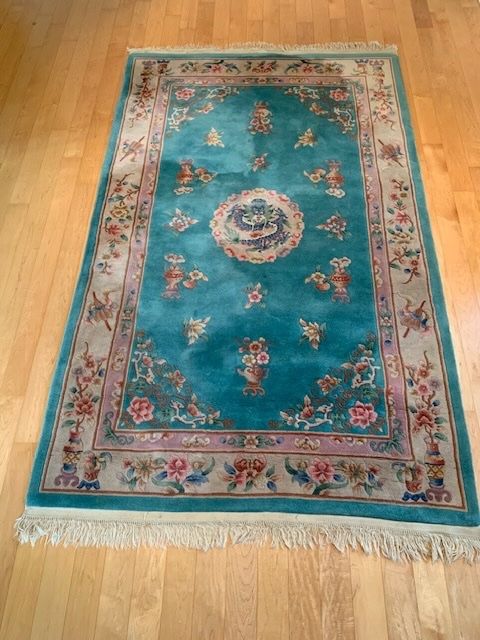 Teppiche: Chinesischer Teppich mit edlem Drachen-Medaillon – Gebraucht aus Zumikon von cra_2g5p