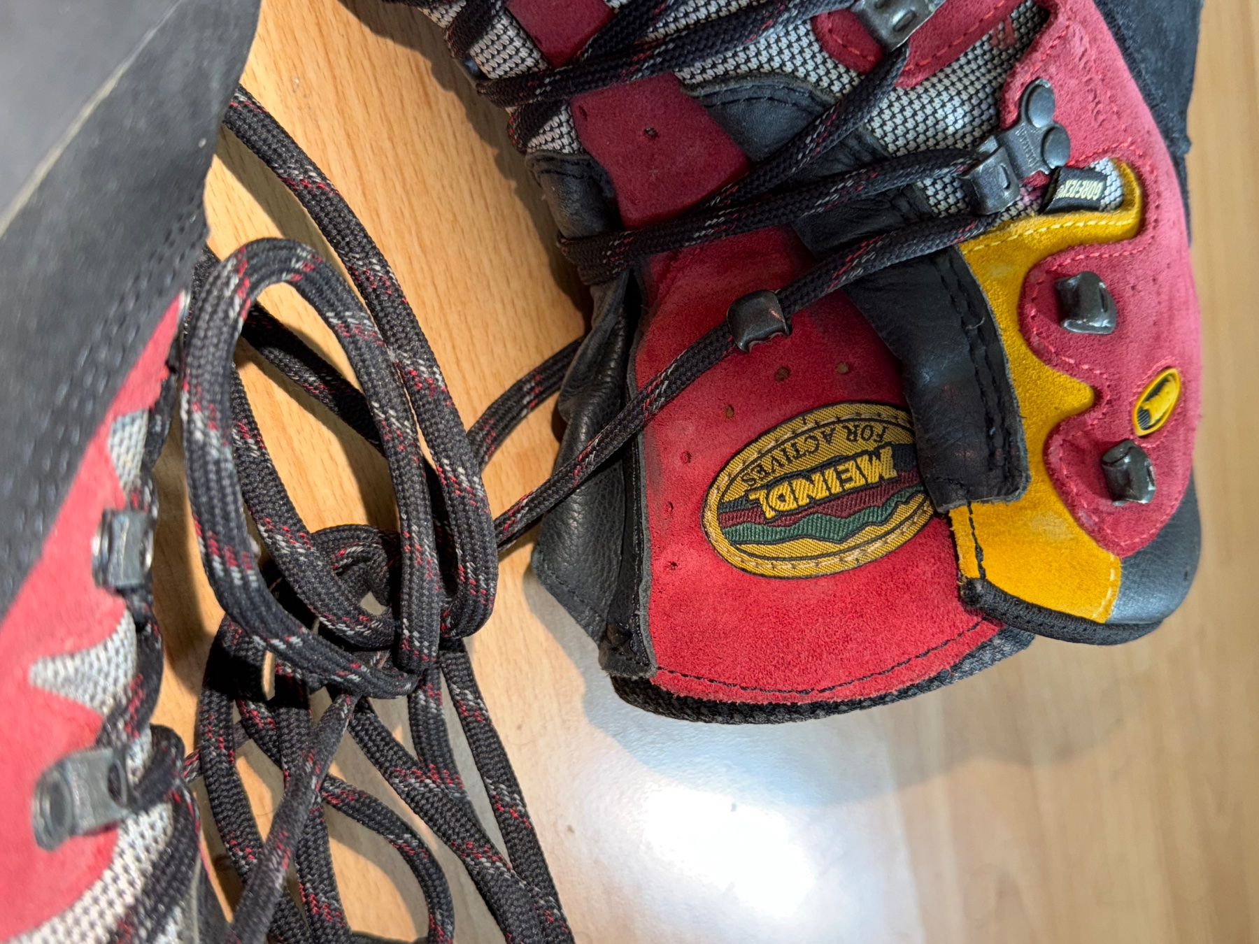 Meindl Scarpe da uomo: Wanderschuhe von Meindl Grösse 44½ – Usato da Aarau venduto da KorgPA 9