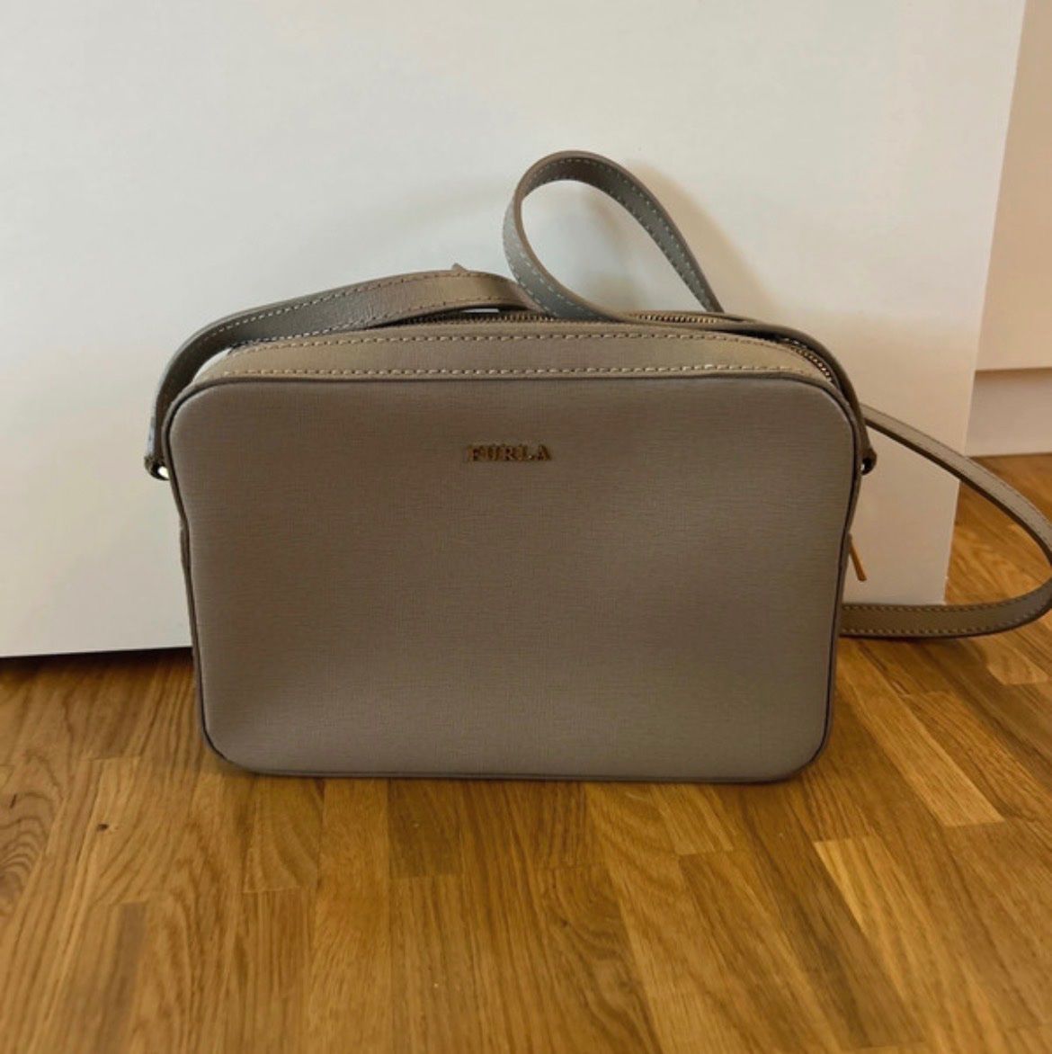 Furla Sacs femmes: Tasche grau furla – D'occasion à Bottmingen par Warta