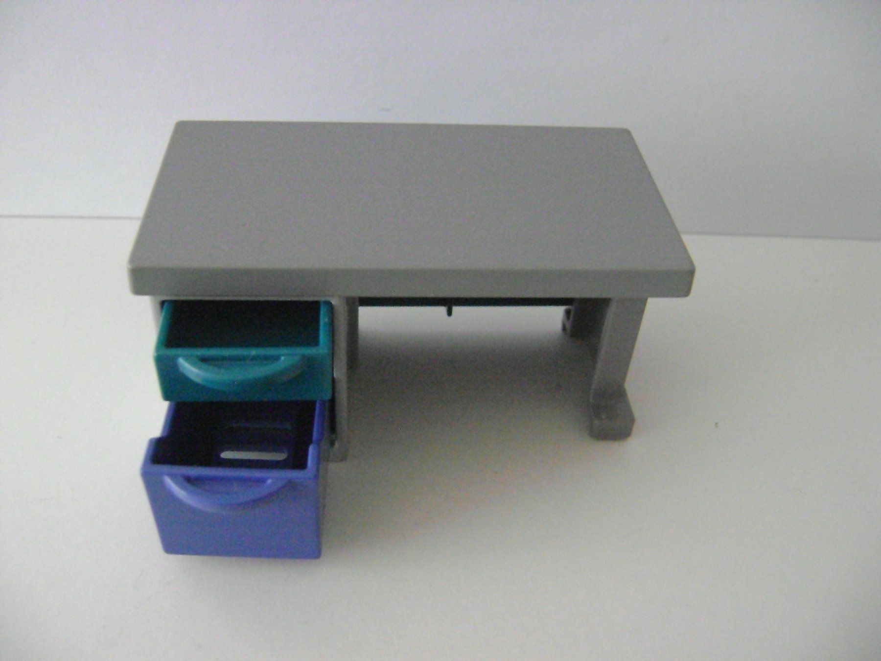 Playmobil Giocattoli: Playmobil - Pult / Werkbank – Usato da Wil SG venduto da Pascal_V 1