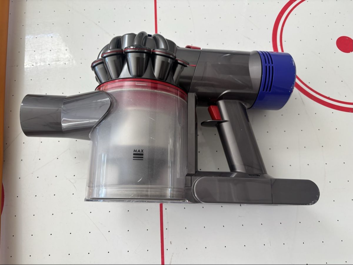 Dyson Aspirateurs & Accessoires: Dyson V8 – D'occasion à nods par Tozzifan 1