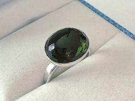 Edler Silber Ring 925 mit Ovaler Moldvit-Kristall  - Neu