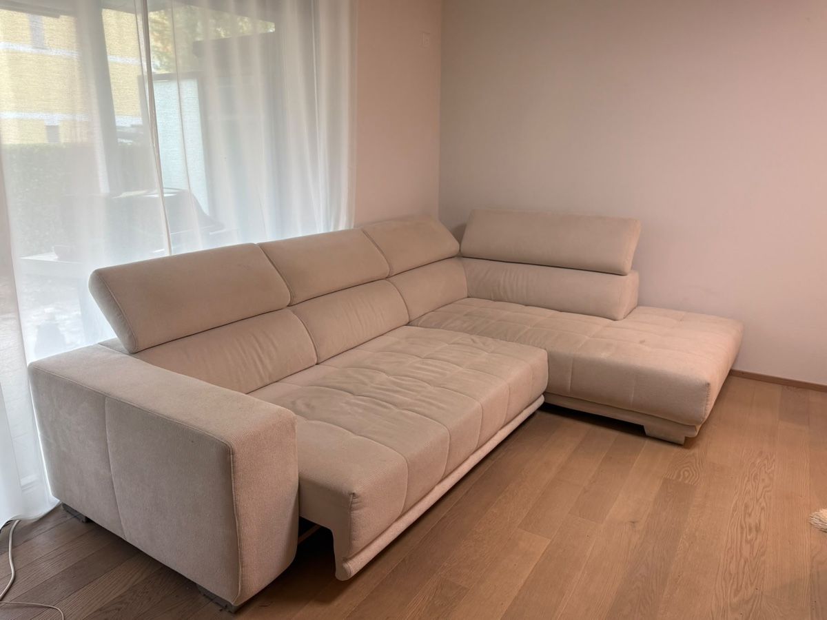 Sofas: Beige Corner Sofa with Adjustable Headrests, Used Condition – Gebraucht aus Dietlikon von laura1095