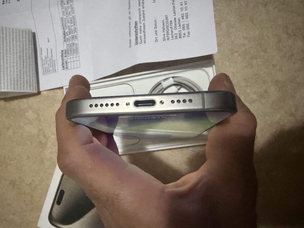 Apple Telefoni cellulari / Smartphones: iPhone 15 Pro max - 256 GB - Natural Titanium – Usato da Altendorf venduto da HivaDM 7