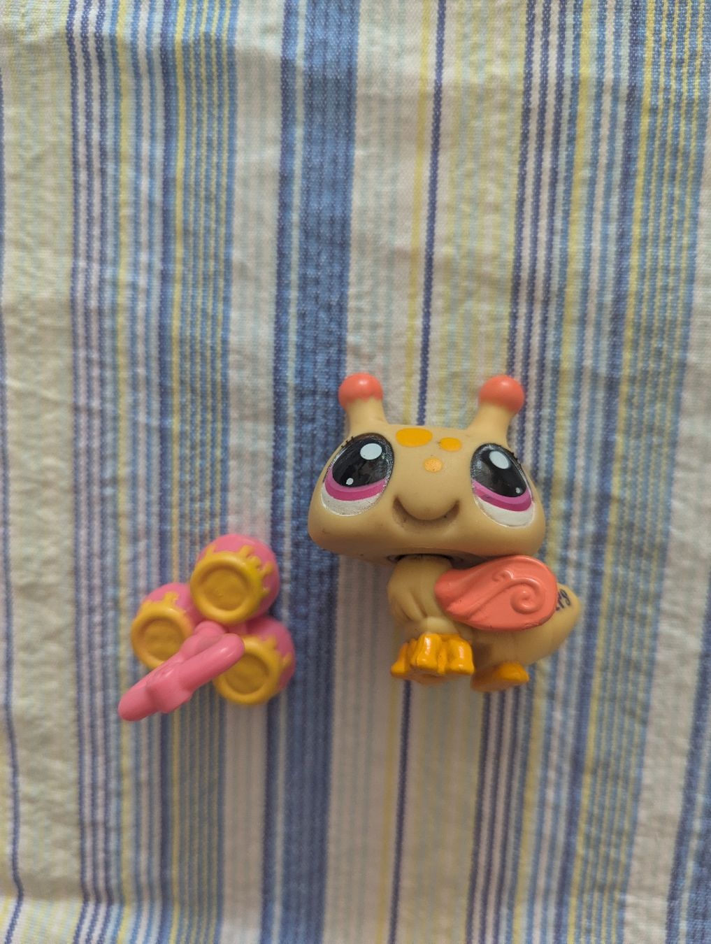 Littlest Pet Shop Giocattoli: Littlest Pet Shop Biene mit Honig – Usato da Kloten venduto da sop_zxc9