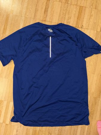 MOVE (H&M) Navy Blue Athletic T-Shirt - L