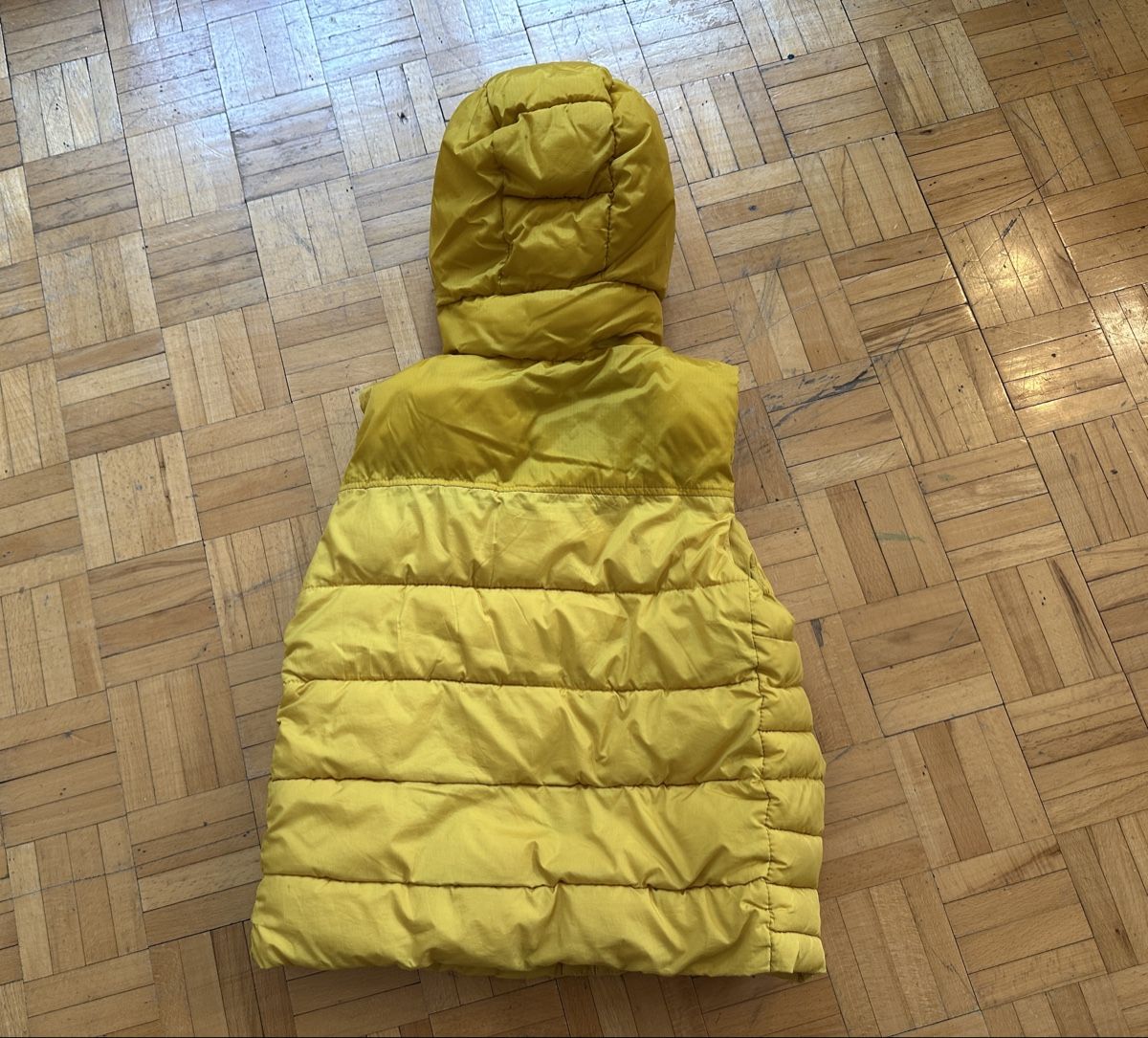 Altro abbigliamento per bambino: Gelbe Weste – Usato da Zürich venduto da Paleardi 1
