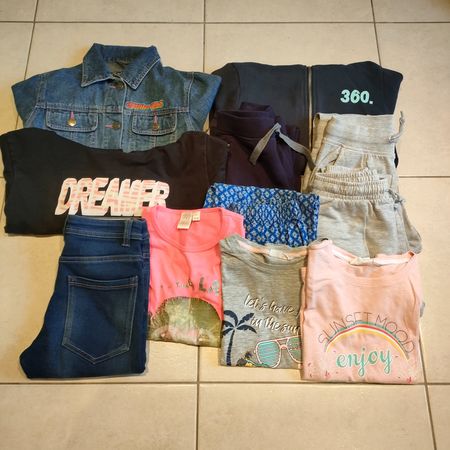 Kleiderpaket Gr. 140