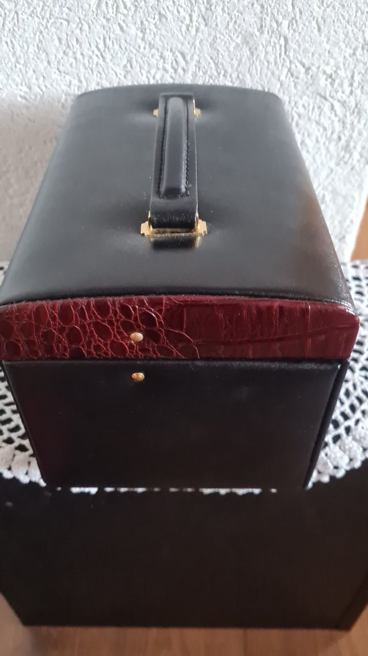 Sonstige Dekorationen & Accessoires: Schmuckbox – Gebraucht aus Münsingen von Cuci31 3
