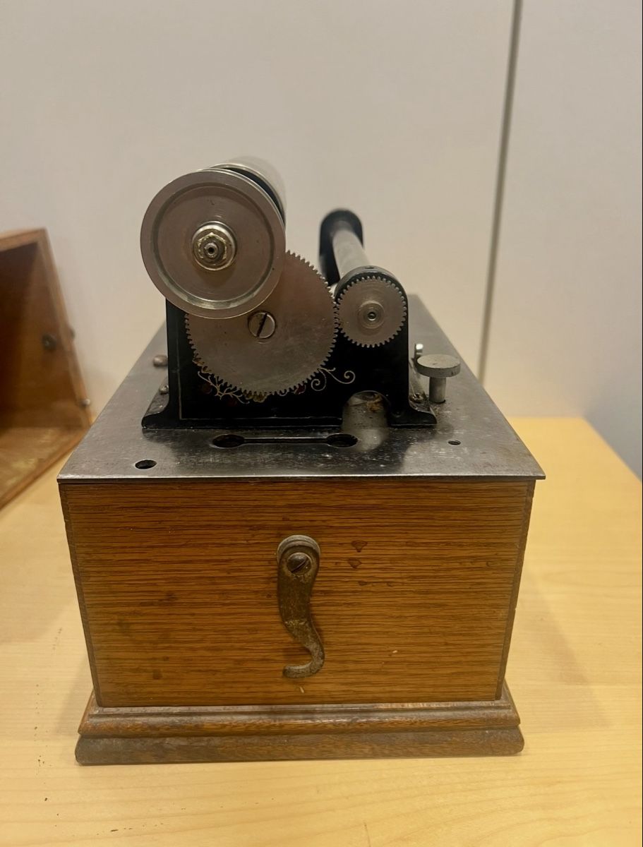Plattenspieler: Gramophone Graphophone  – Gebraucht aus Münchenstein von cor_wpw2 6