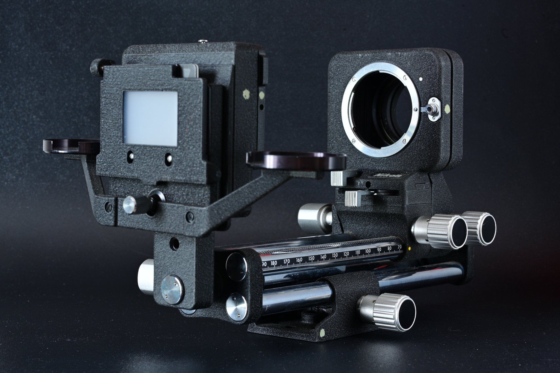 Nikon Objectifs: Nikon "tilt-shift" bellows PB-4 (Versand möglich) – D'occasion à Fleurier par im_ghl 1