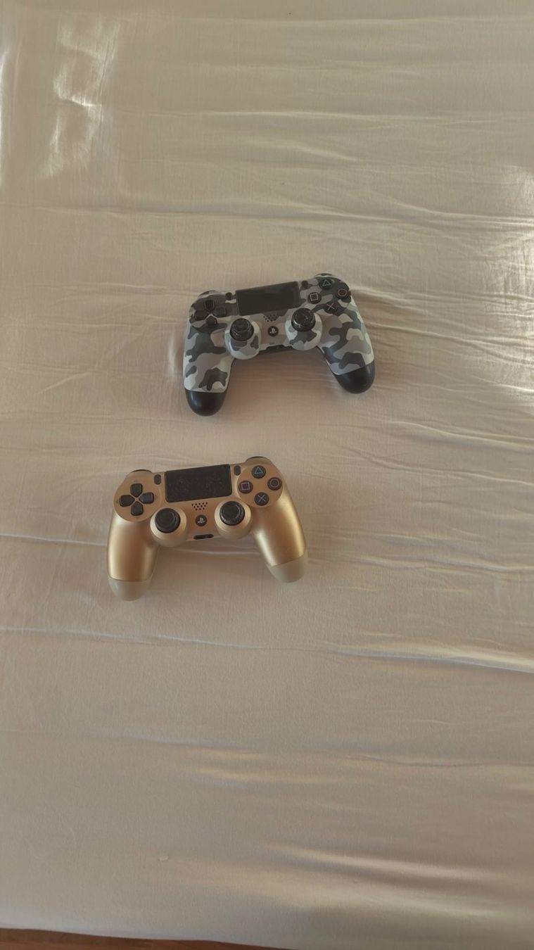 Sony Console: PS4 Slim + 2 Controller + 18 Games + 4TB Festplatte – Usato da Allenwinden venduto da ncdb 3